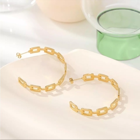 𝅺new 18k Gold Plated Geometric Hoop Earrings - Picture 4 of 8